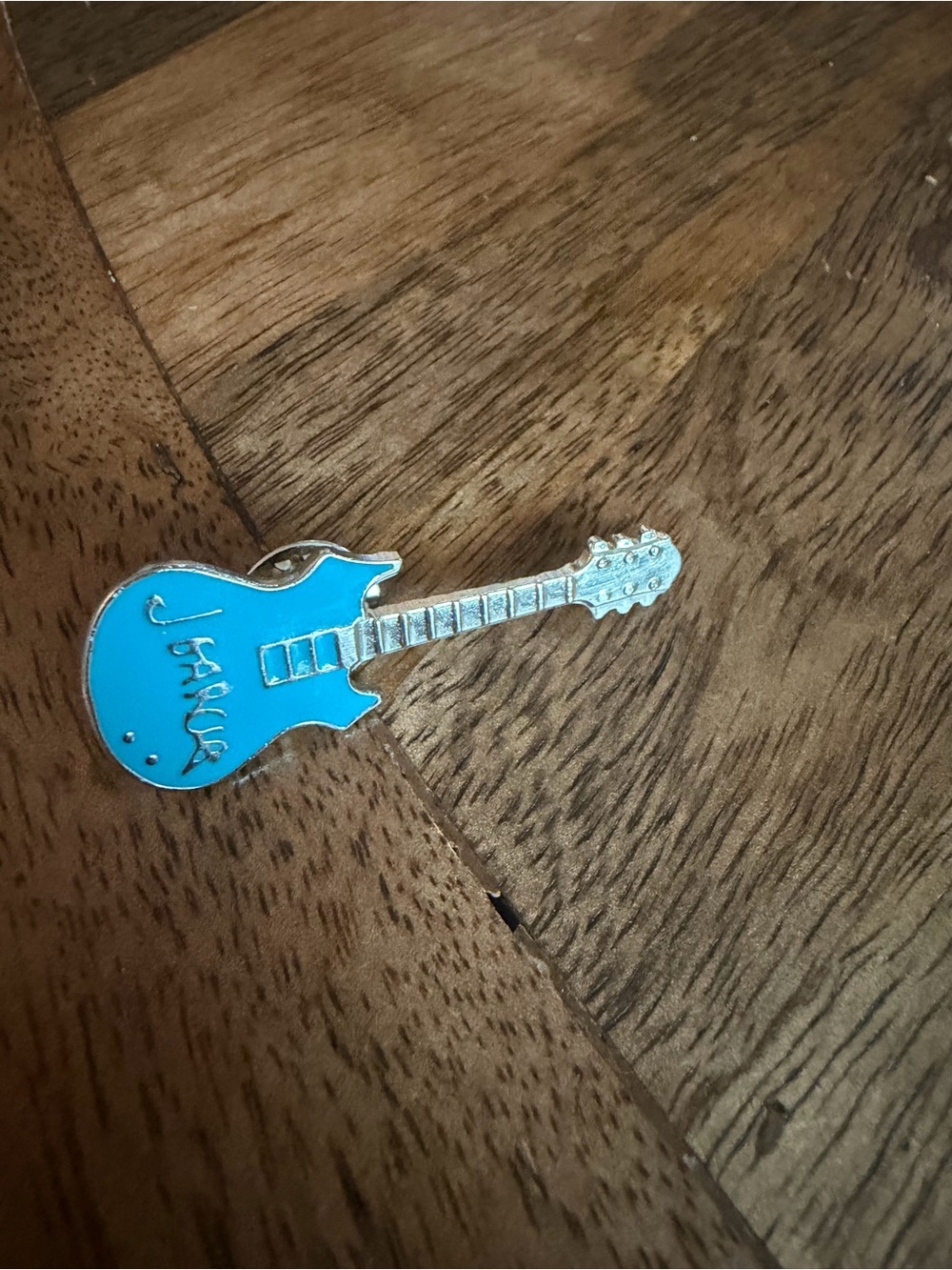 Jerry Garcia Of the Grateful Dead Commemorative Blue Guitar Lapel Pin - Picture 2 of 4